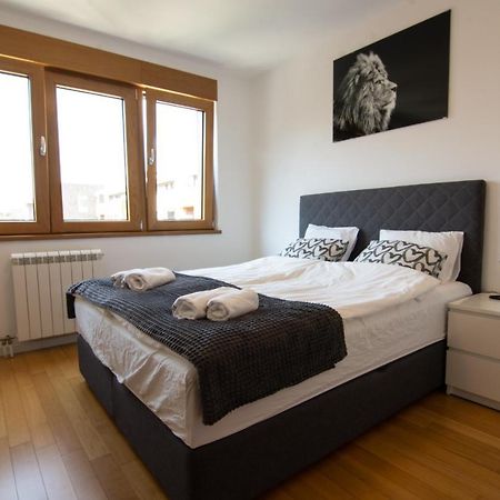 A Blok New Modern - Free Garage Parking, Comfortable, Quiet With A Park View Belgrade Extérieur photo